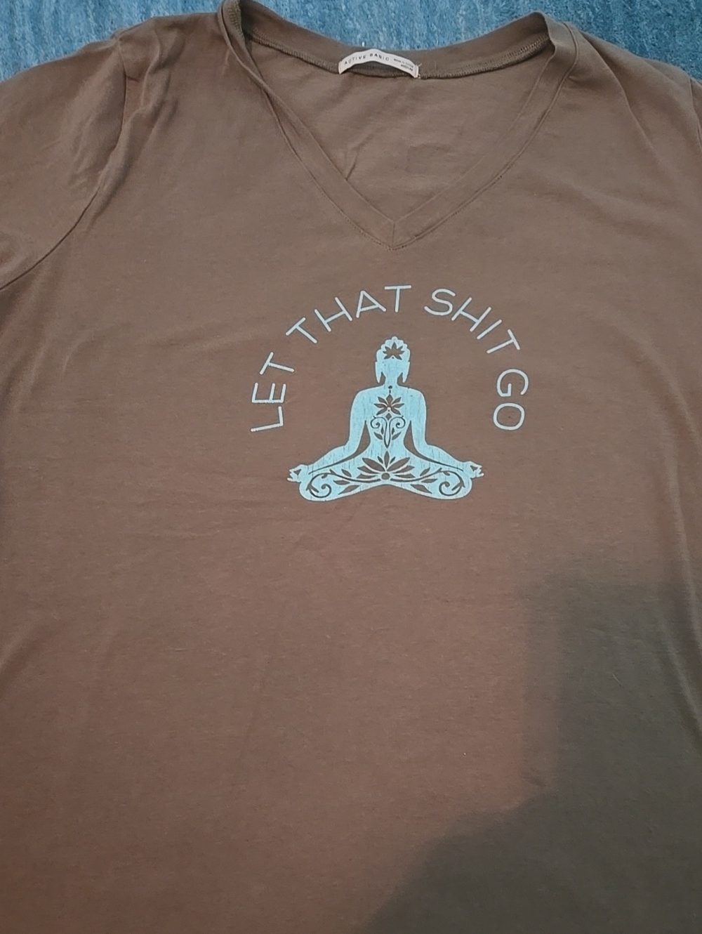 Avtive Basic V-Neck Army Green with Light Blue Yoga Graphic